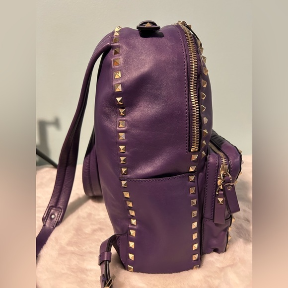 VALENTINO Rockstud Purple Backpack in excellent condition. Authentic & pre-owned - Picture 2 of 15